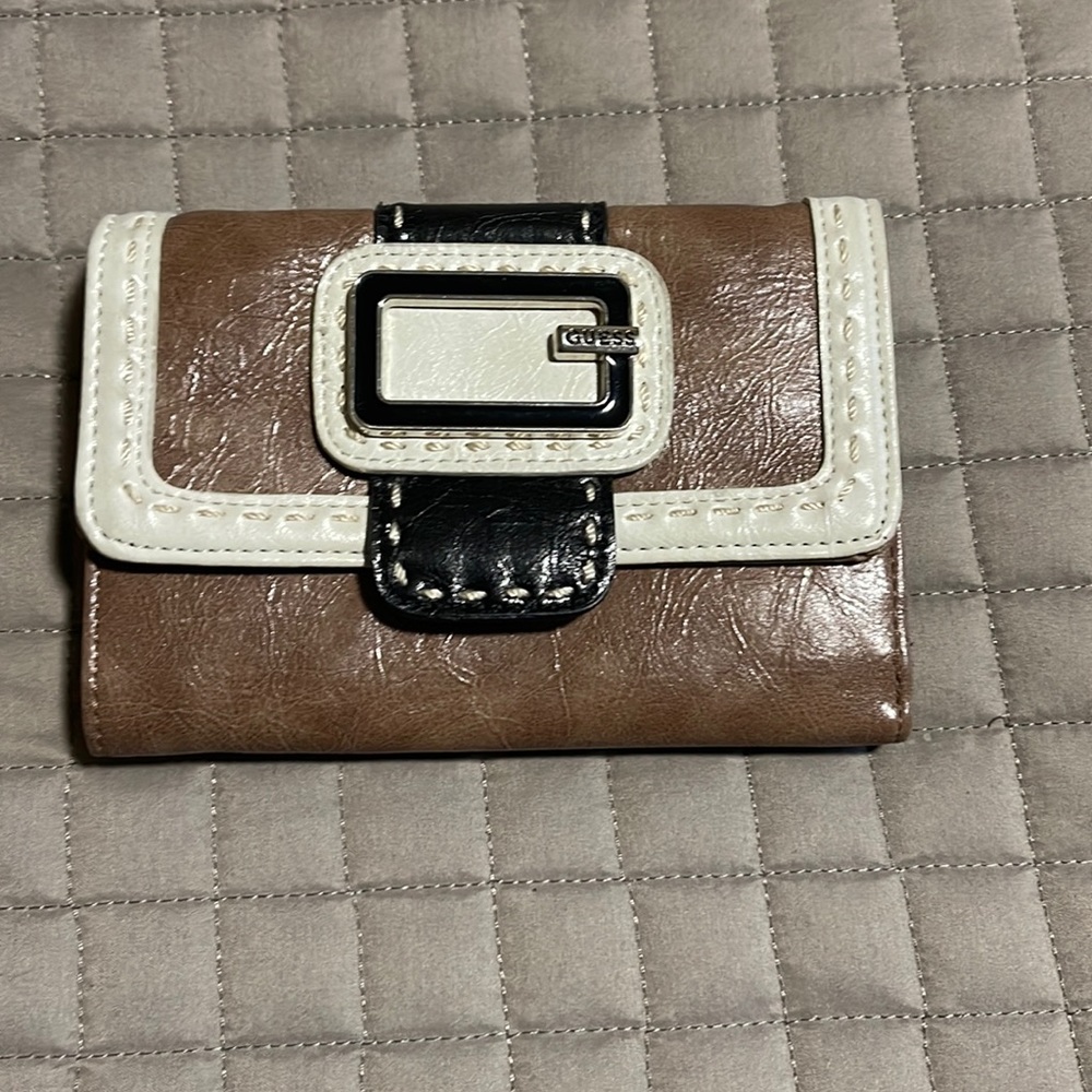 Guess Wallet